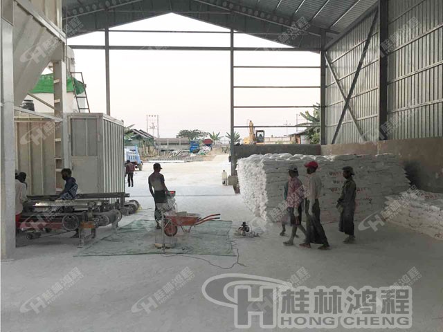 高档煅烧高岭土,环辊磨,超细磨粉机,煅烧高岭土