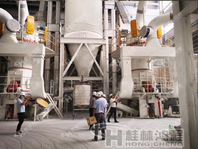 桂林鸿程1000目的大理石干磨粉HLMX超细磨粉机使用案例