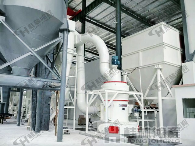 桂林鸿程新型粘土磨粉设备：HCQ系列改进型磨粉机